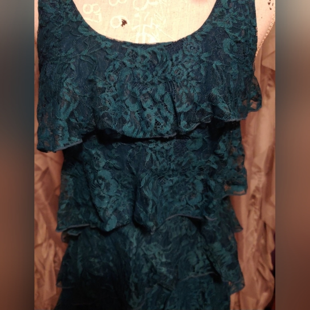 Express Tiered Ruffled Tank Top - Picture 2 of 4